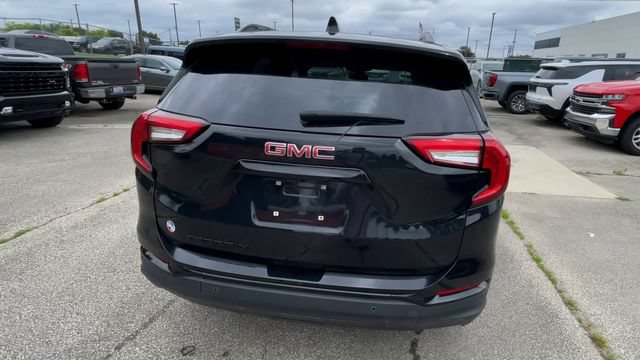 Used 2023 GMC Terrain SLE w/ Driver Convenience Package FWD image 9