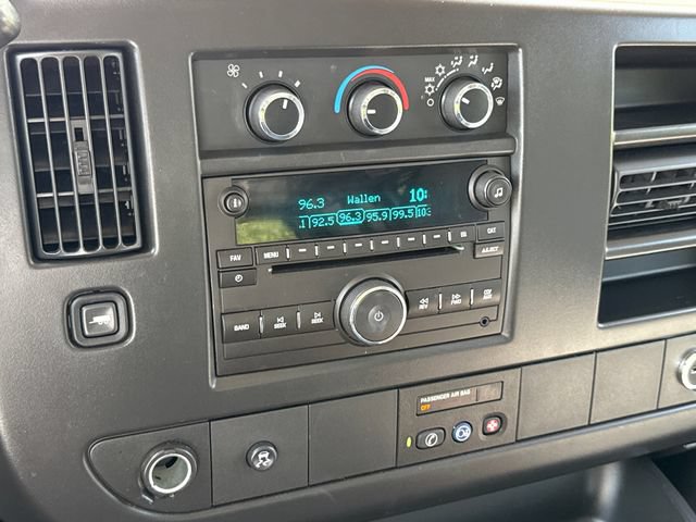 Used 2011 GMC Savana 1500 RWD image 17