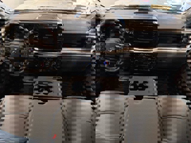 New 2025 Ford F550 4x4 Crew Cab image 10