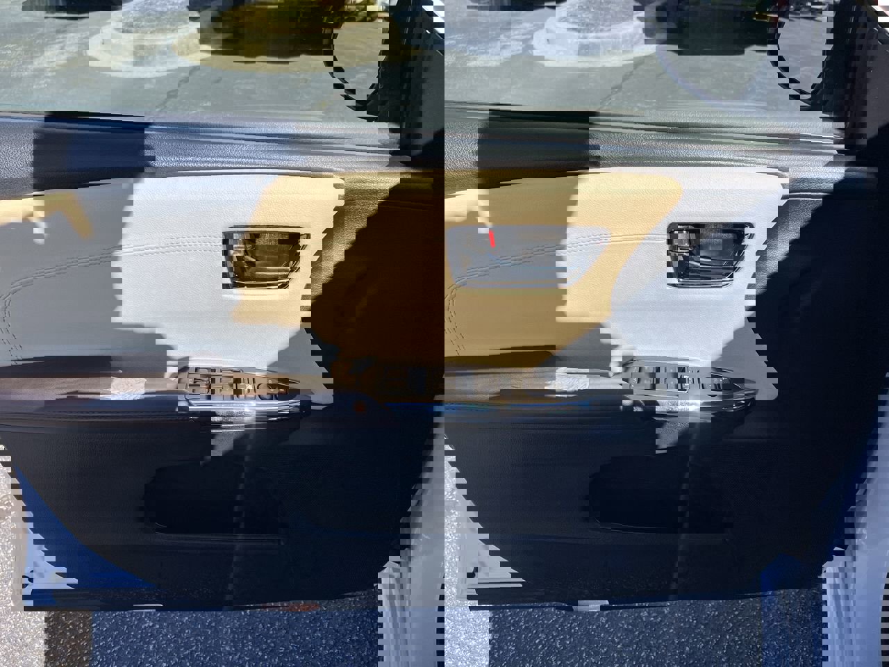 Used 2018 Toyota Avalon XLE Plus image 14