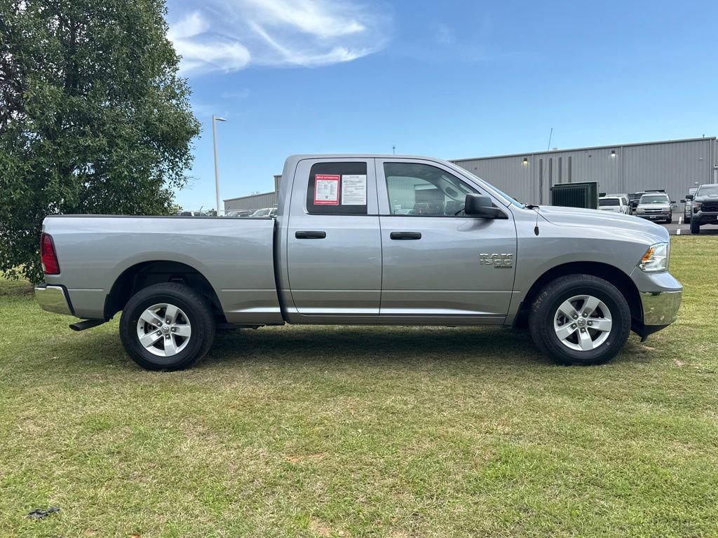 Used 2024 RAM 1500 Classic SLT image 9