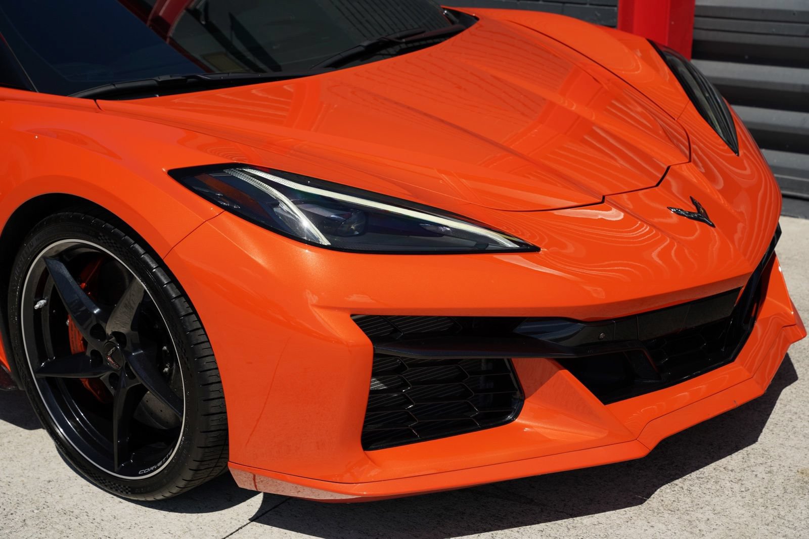 Used 2025 Chevrolet Corvette E-Ray w/ Stealth Interior Trim Package AWD/4WD image 9