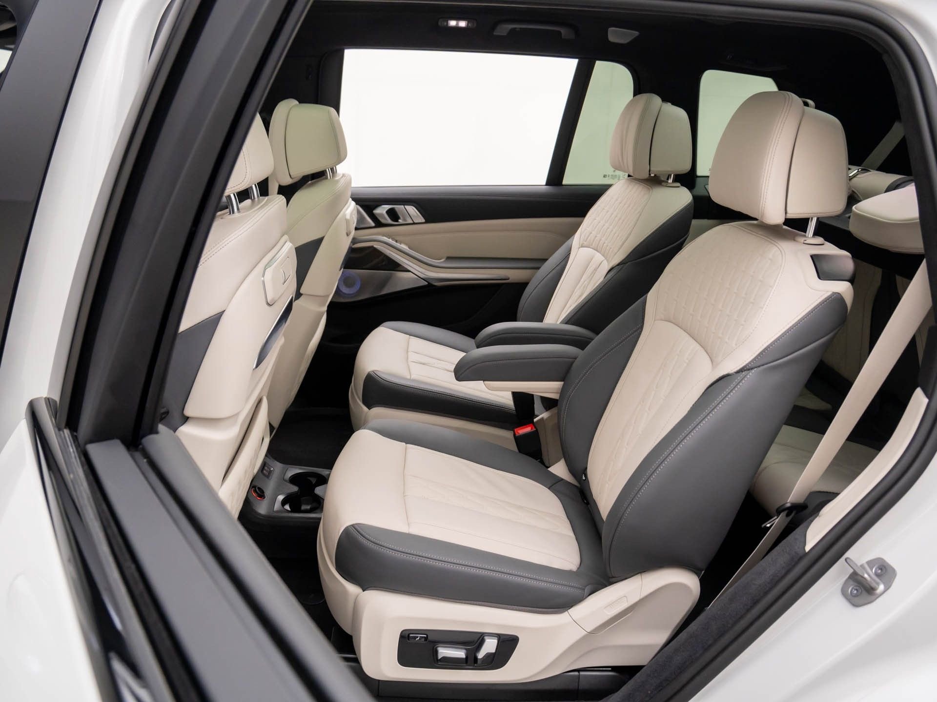 Certified 2025 BMW X7 M60i image 18