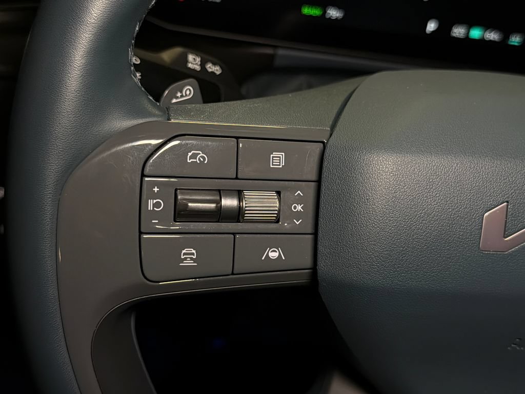 Certified 2024 Kia EV9 GT-Line AWD/4WD image 38