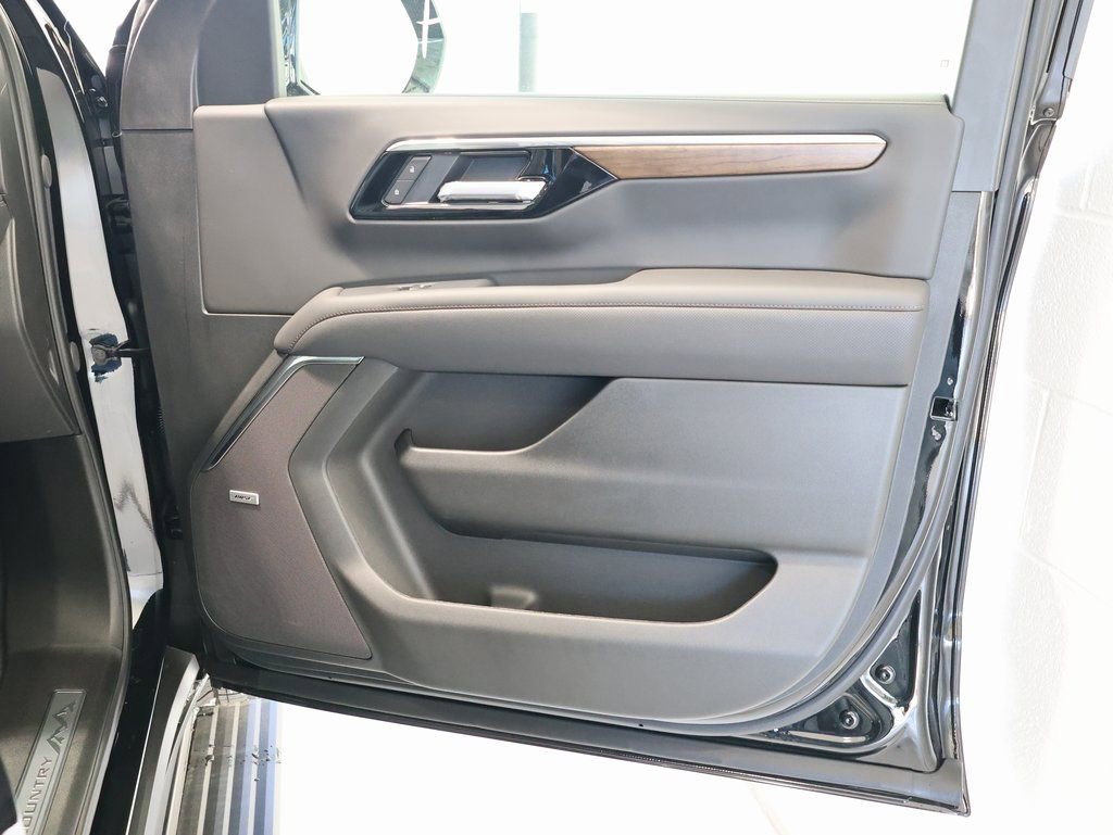 New 2025 Chevrolet Suburban High Country image 41