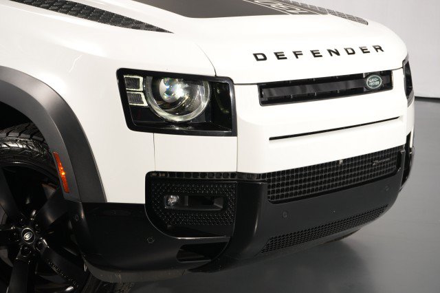 Used 2023 Land Rover Defender 130 X-Dynamic SE AWD/4WD image 8