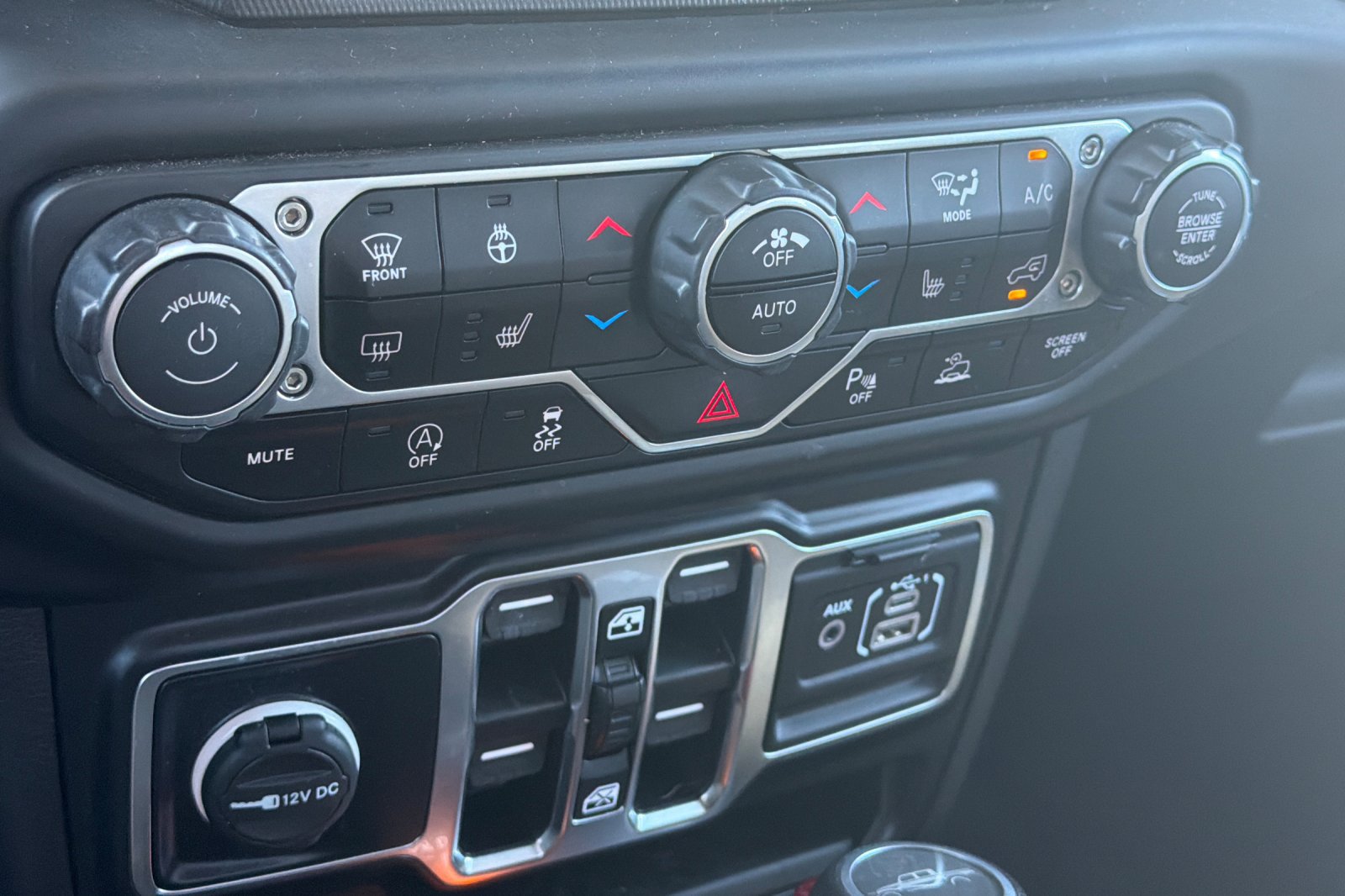 Used 2022 Jeep Gladiator Sport AWD/4WD image 24