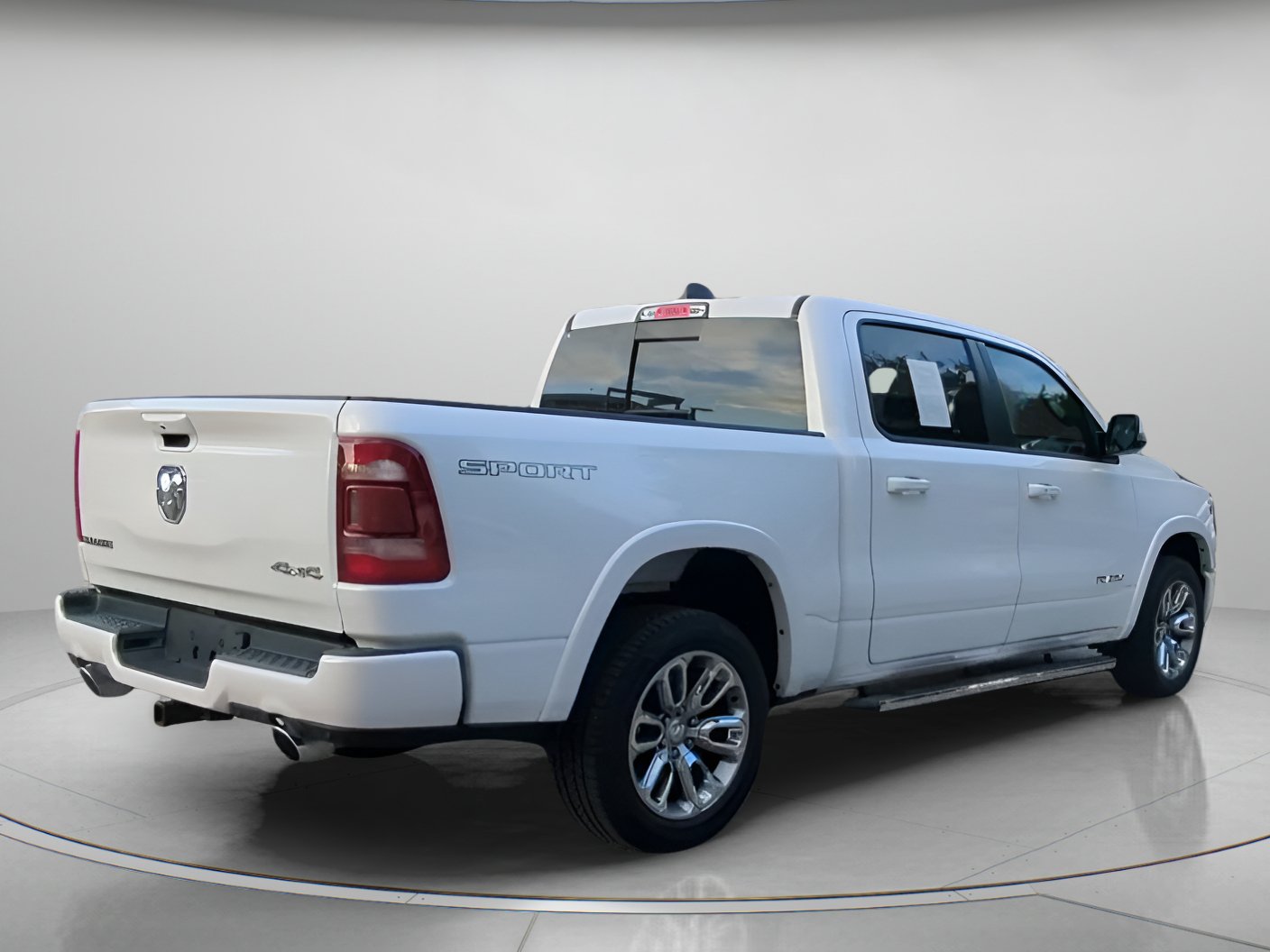 Used 2022 RAM 1500 Laramie w/ Sport Appearance Package AWD/4WD image 28