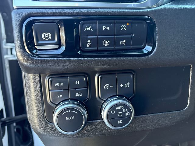 Used 2025 GMC Yukon Denali image 25