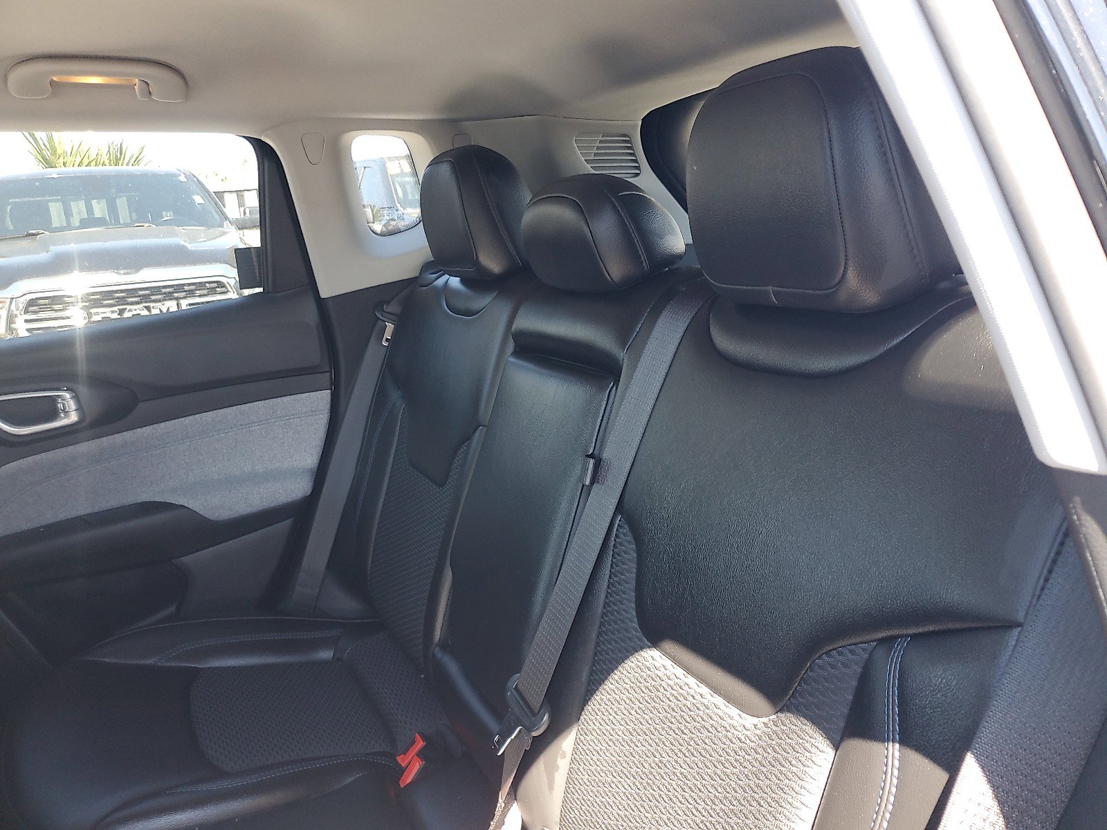 Used 2022 Jeep Compass Latitude image 12