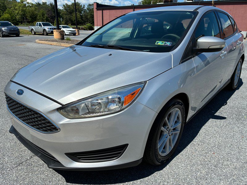 Used 2017 Ford Focus SE FWD image 1