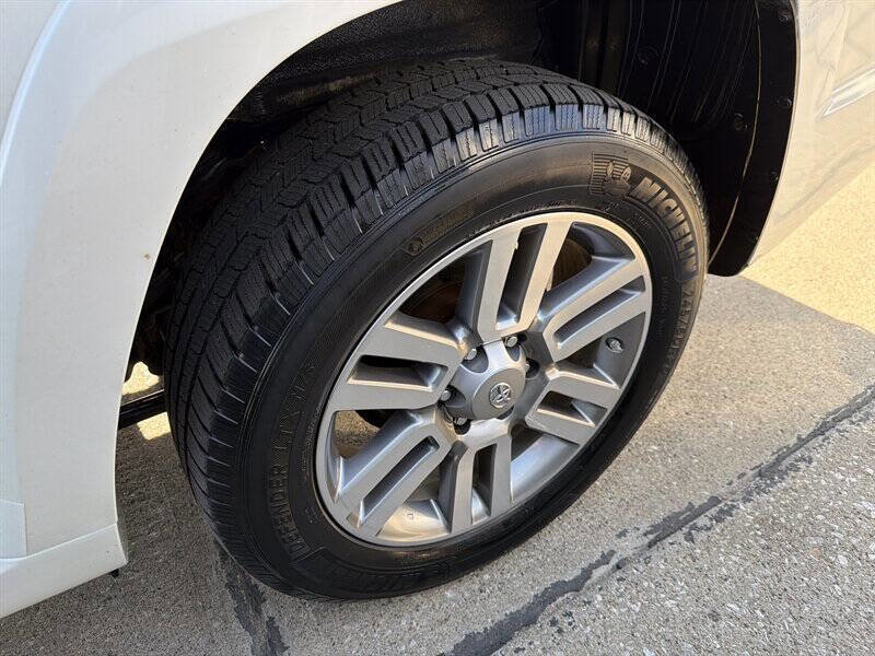 Used 2010 Toyota 4Runner Limited AWD/4WD image 11