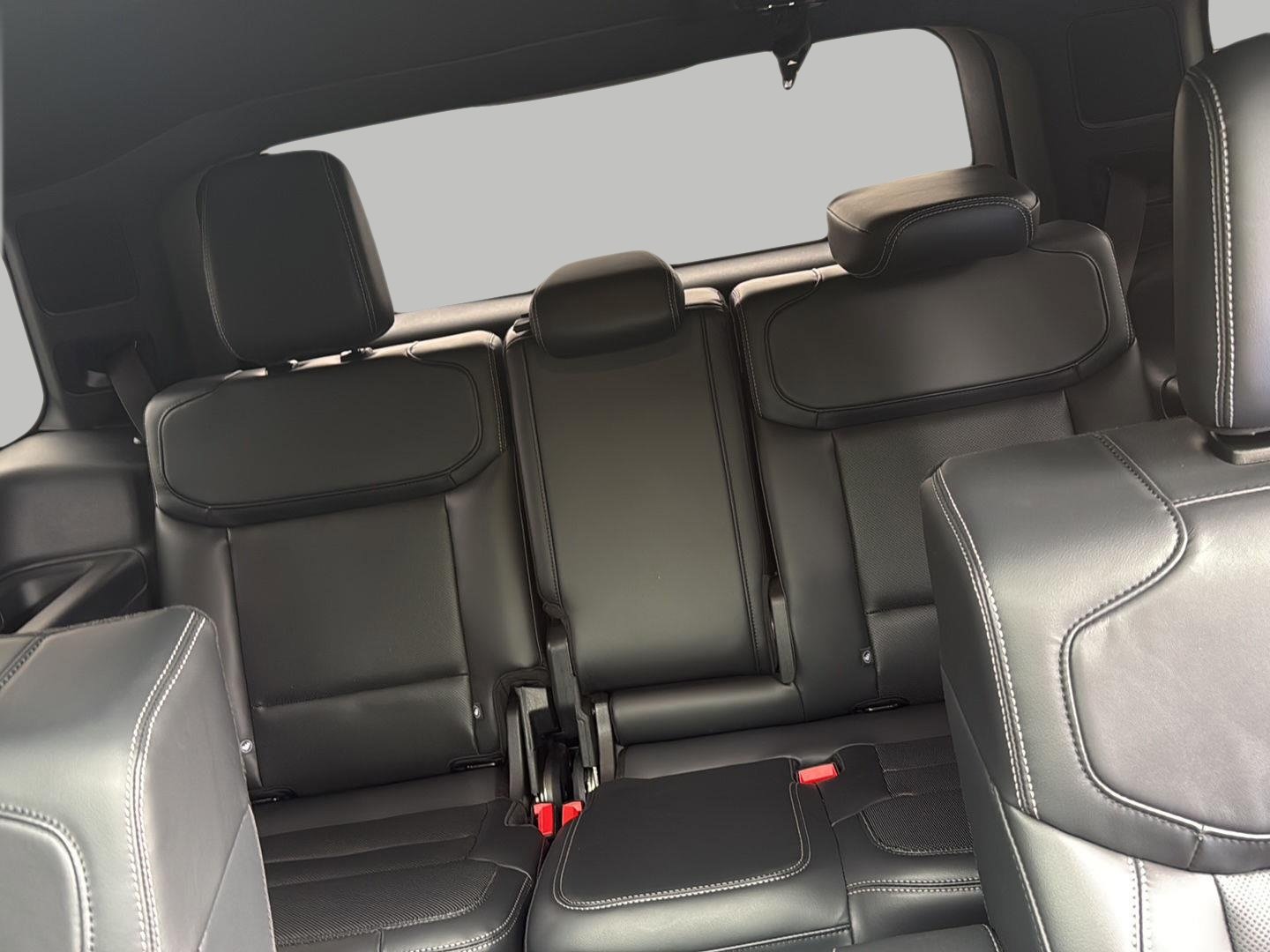Used 2026 Ford Expedition Platinum w/ Stealth Performance Package AWD/4WD image 15