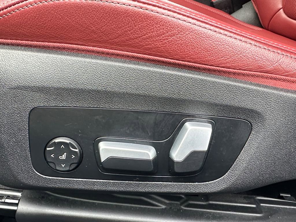 Used 2023 BMW M440i Convertible w/ Premium Package image 10