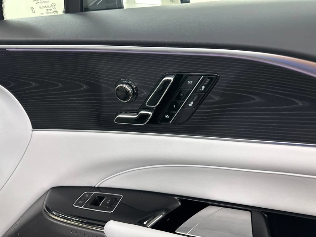 New 2026 Cadillac Lyriq Luxury AWD/4WD image 19