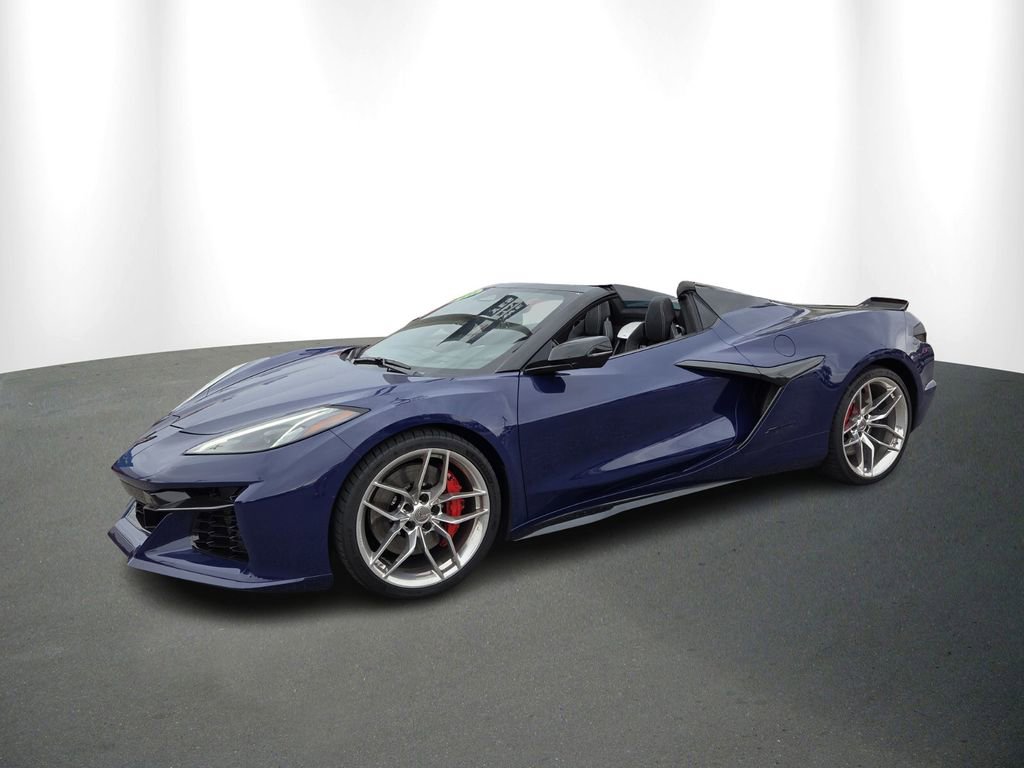 Used 2025 Chevrolet Corvette Z06 image 2