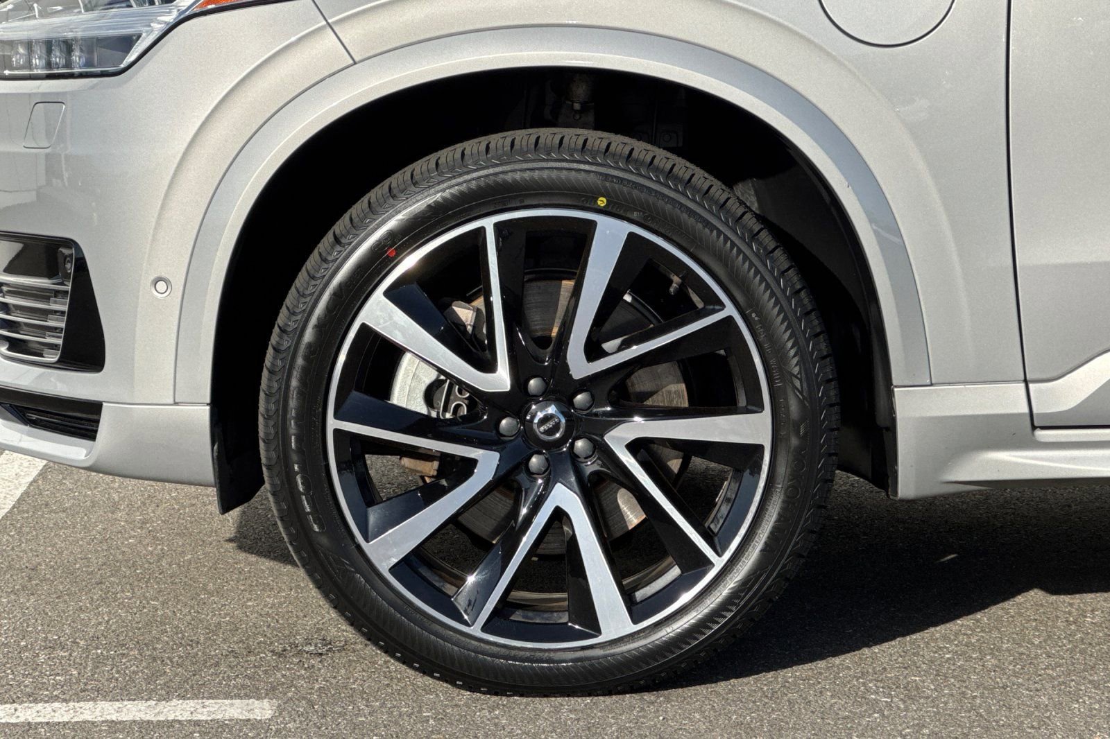 Used 2023 Volvo XC90 T8 Plus w/ Protection Package Premier image 31