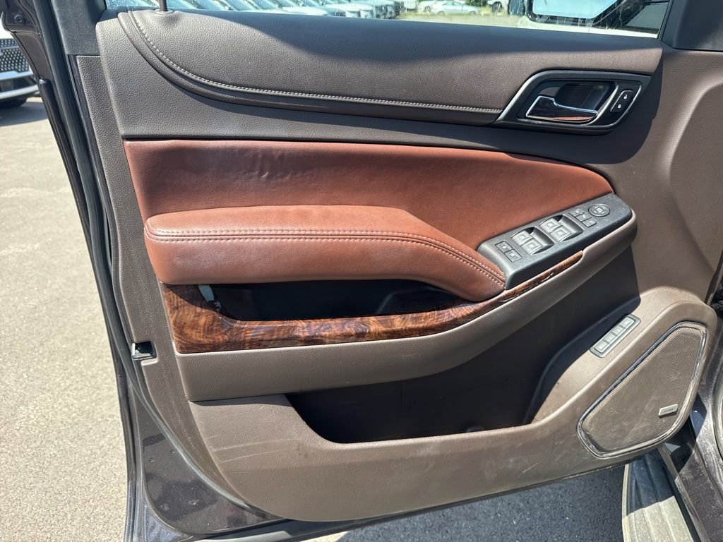 Used 2018 Chevrolet Suburban Premier AWD/4WD image 13