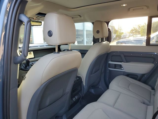 Used 2024 Land Rover Defender 110 S image 9