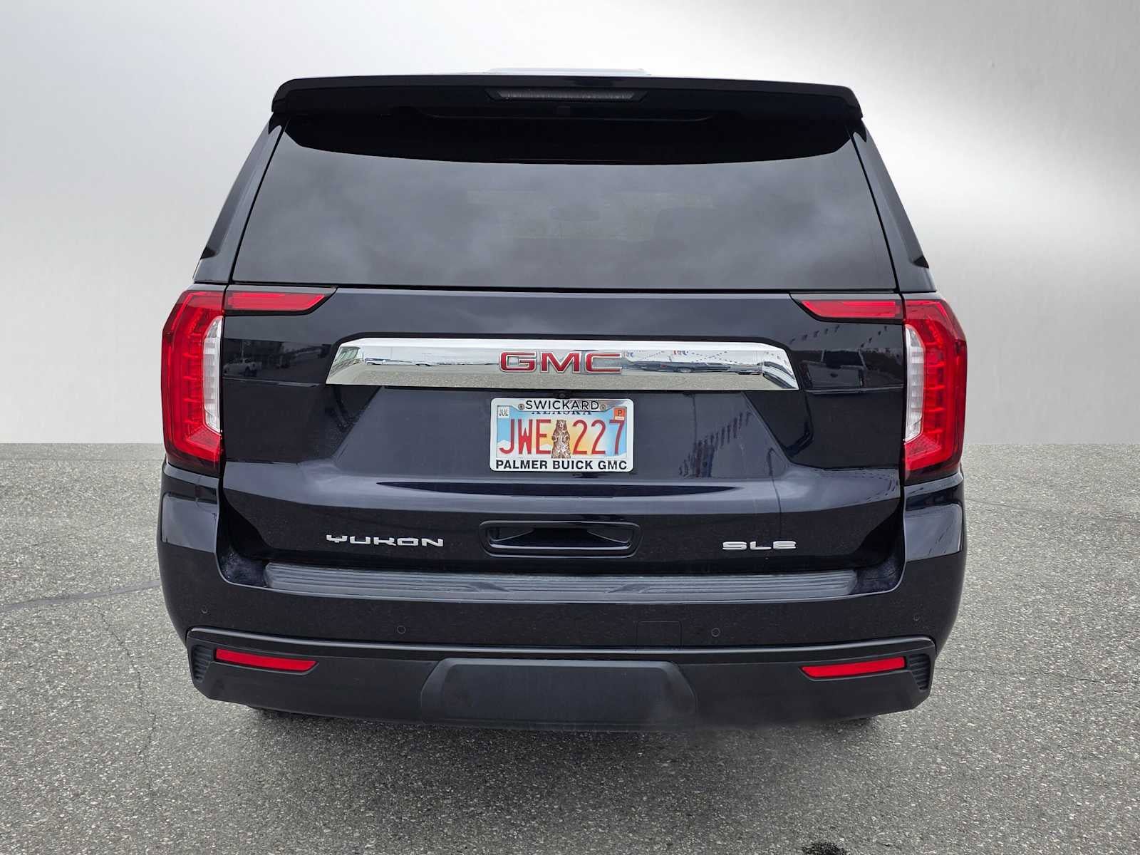 Used 2022 GMC Yukon SLE AWD/4WD image 4