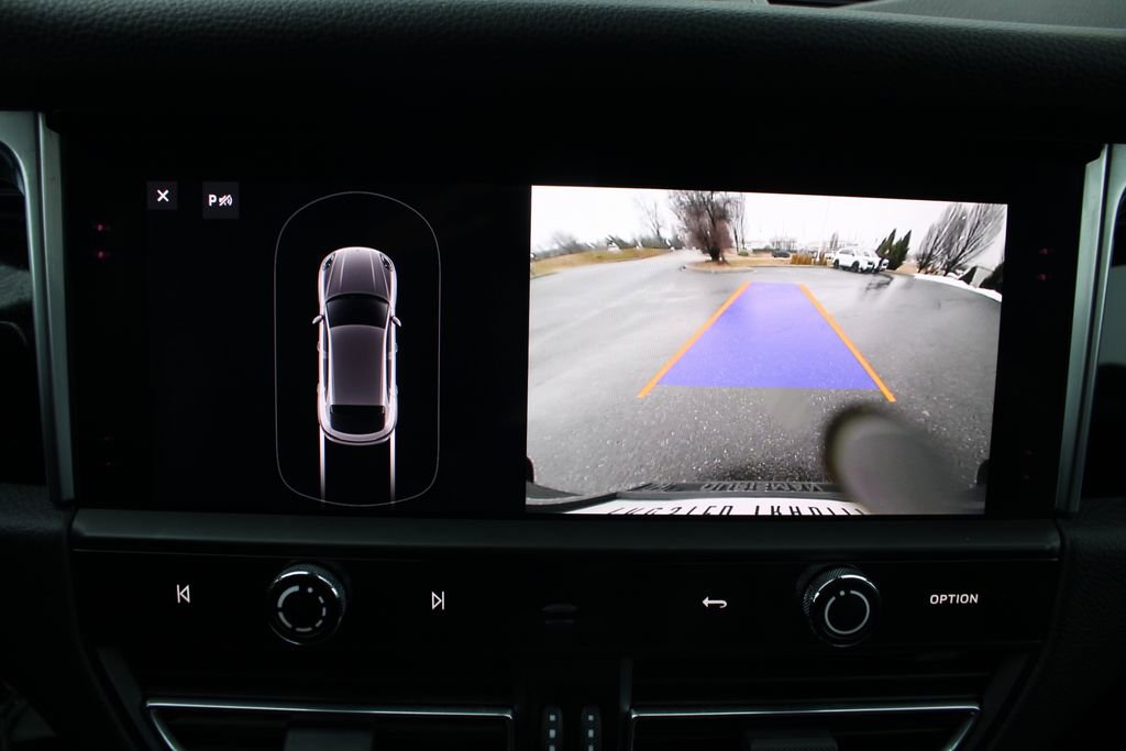 Used 2022 Porsche Macan image 32