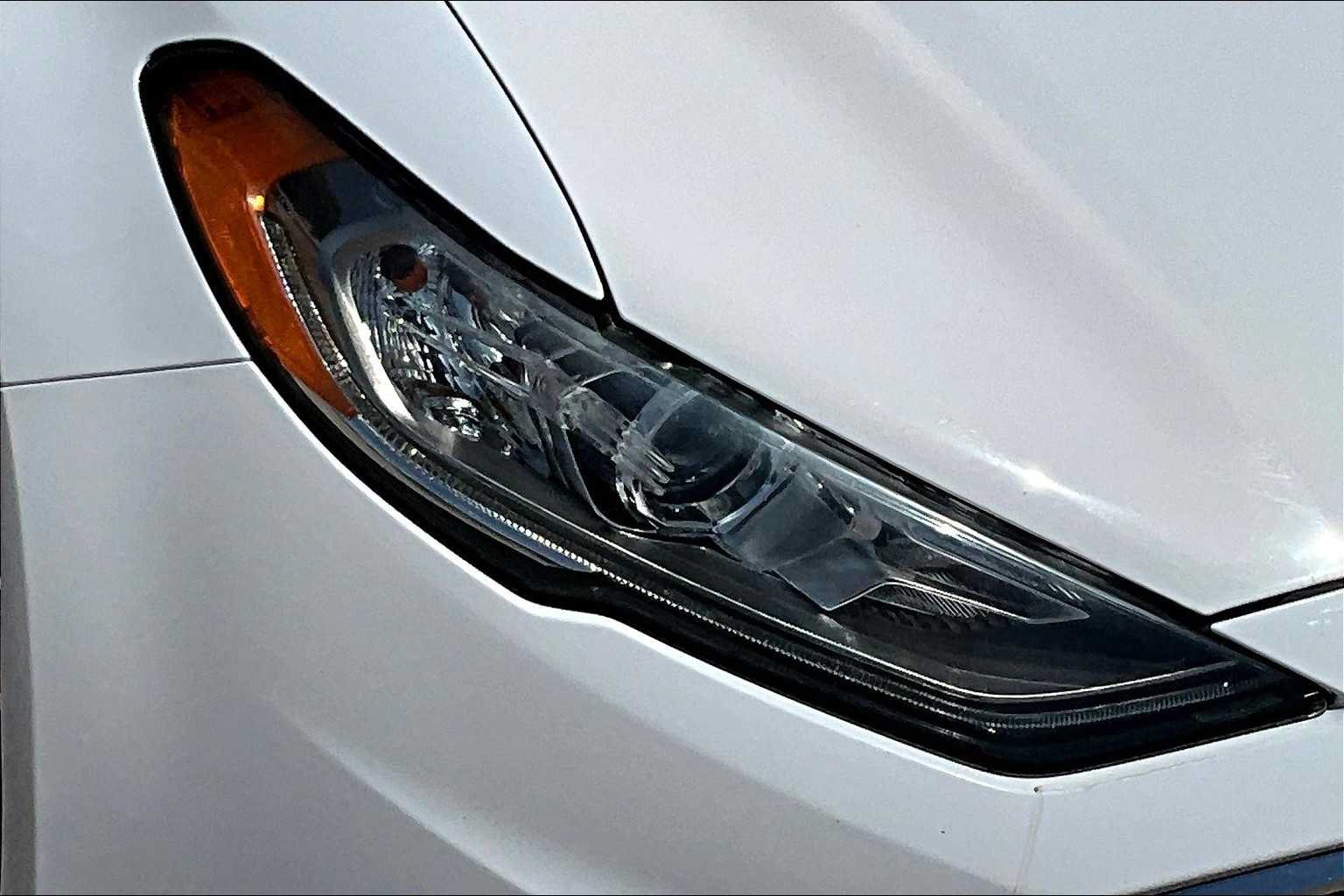 Used 2017 Ford Fusion SE w/ Equipment Group 201A FWD image 28