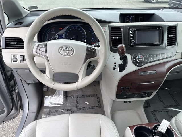Used 2012 Toyota Sienna XLE w/ Entertainment Pkg AWD/4WD image 18