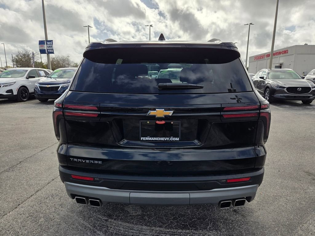 Certified 2025 Chevrolet Traverse LT FWD image 13