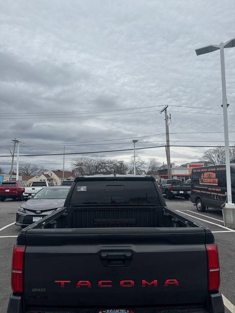 Used 2024 Toyota Tacoma TRD Sport w/ TRD Sport Upgrade Package image 5