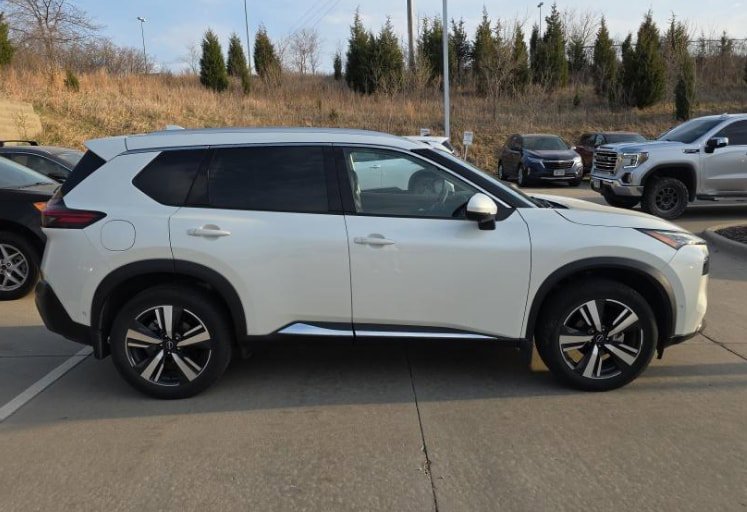 Used 2023 Nissan Rogue SL w/ SL Premium Package AWD/4WD image 3