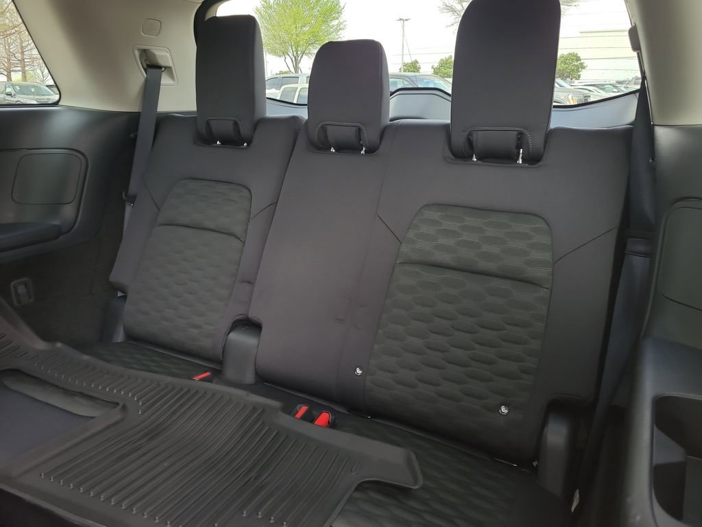 Certified 2024 Nissan Pathfinder SV image 12