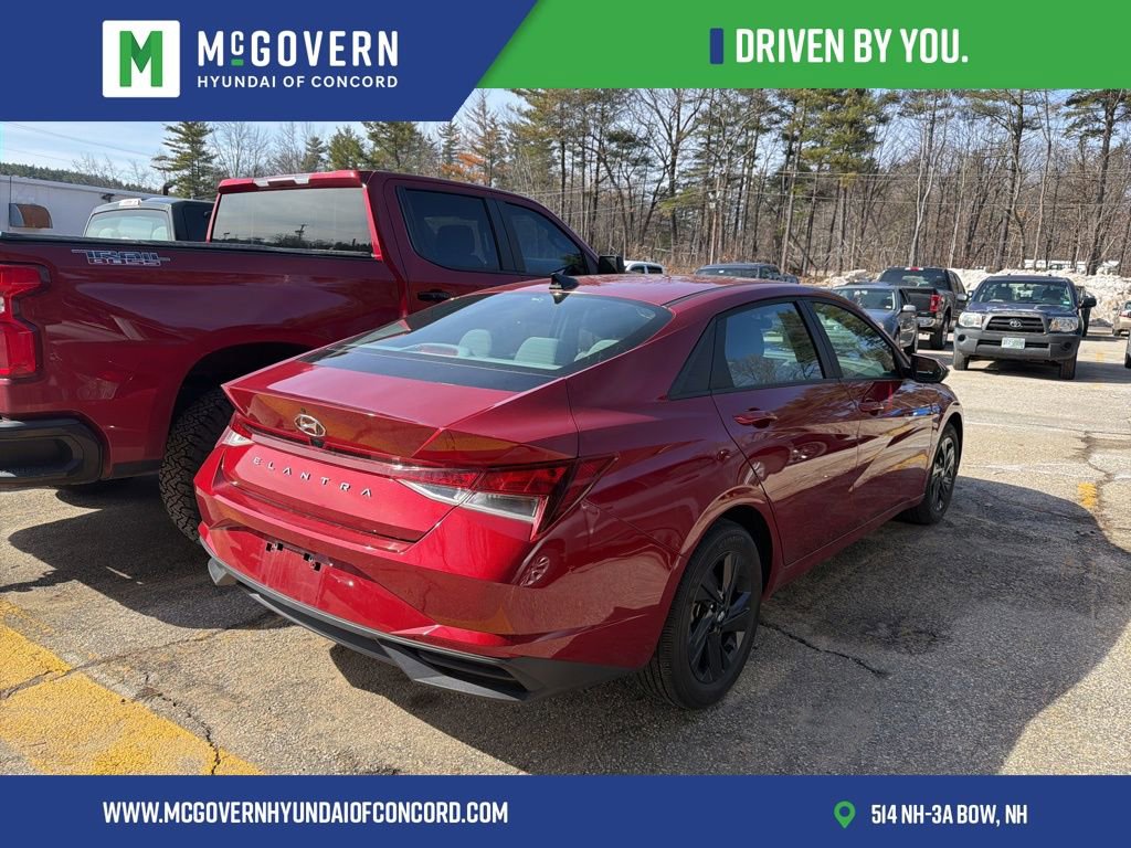 Certified 2023 Hyundai Elantra SEL w/ Preferred Accessory Package image 4