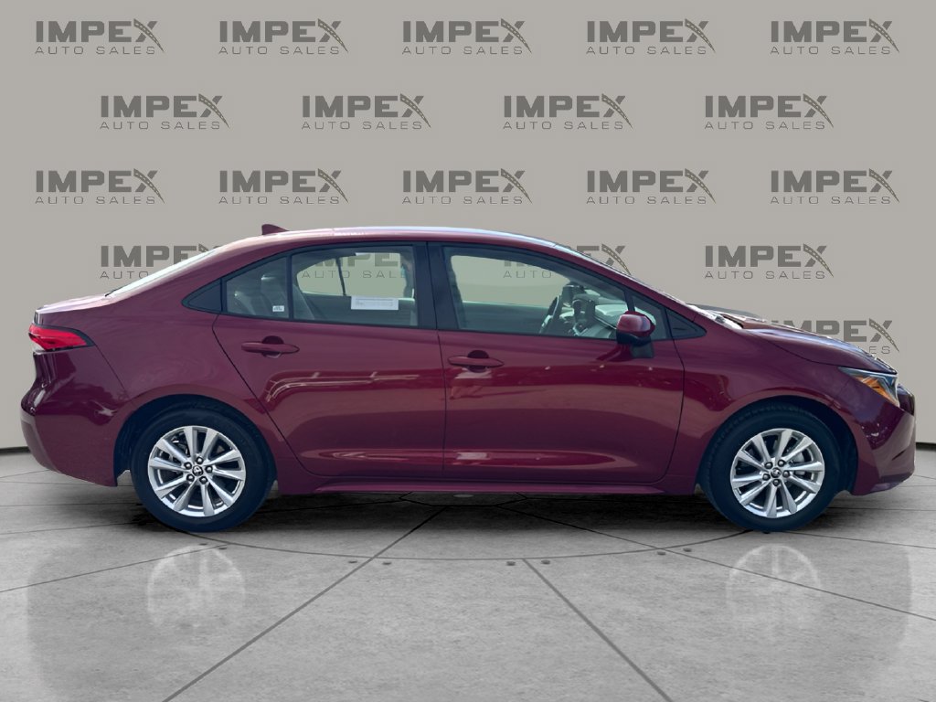 Used 2025 Toyota Corolla LE w/ LE Premium Package FWD image 6