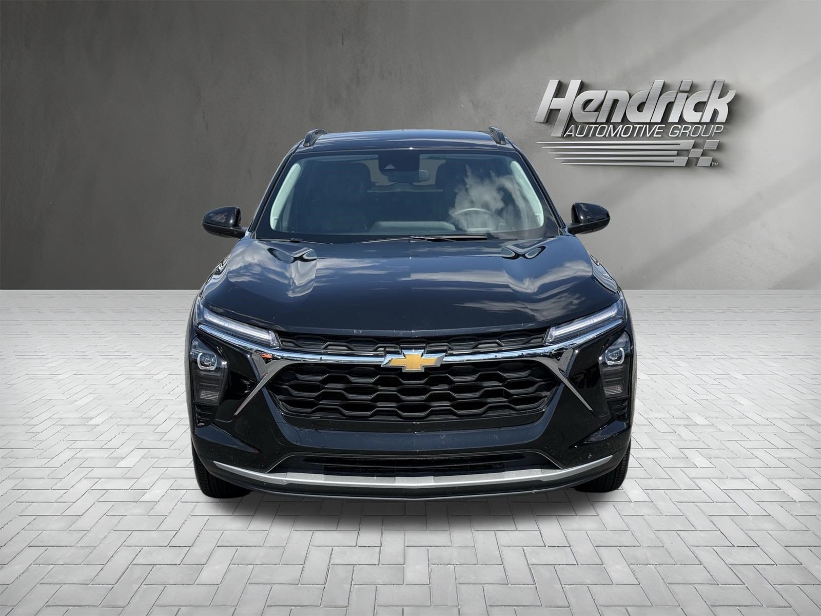 Used 2025 Chevrolet Trax LT w/ LT Convenience Package FWD image 3