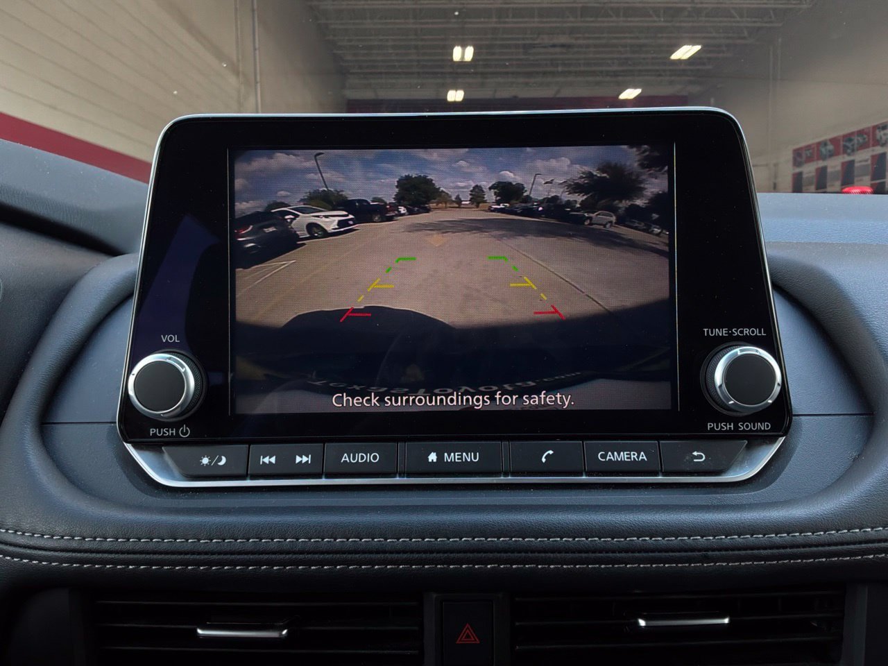 Used 2025 Nissan Rogue SV FWD image 34