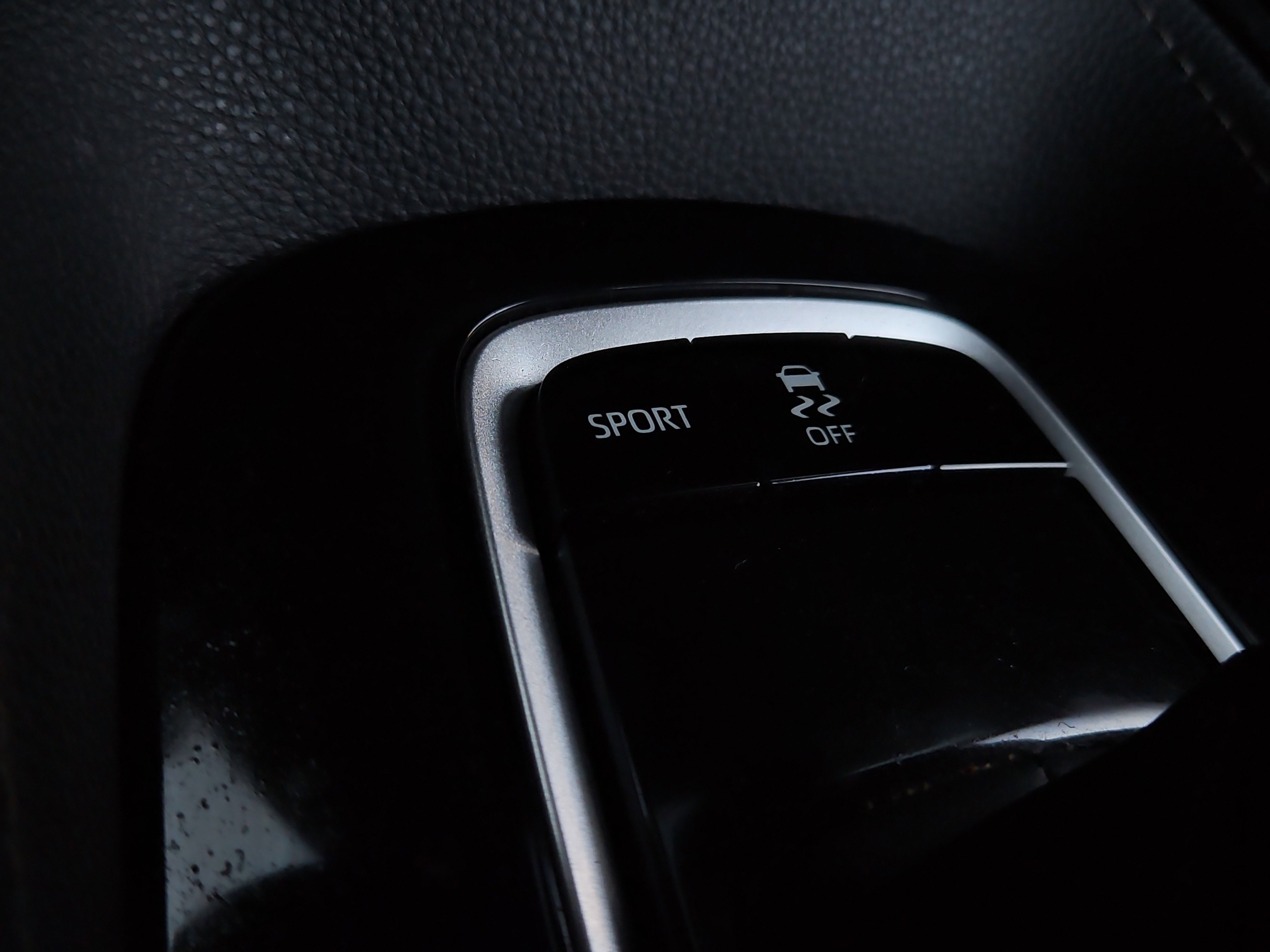 Used 2021 Toyota Corolla SE w/ Special Edition image 16