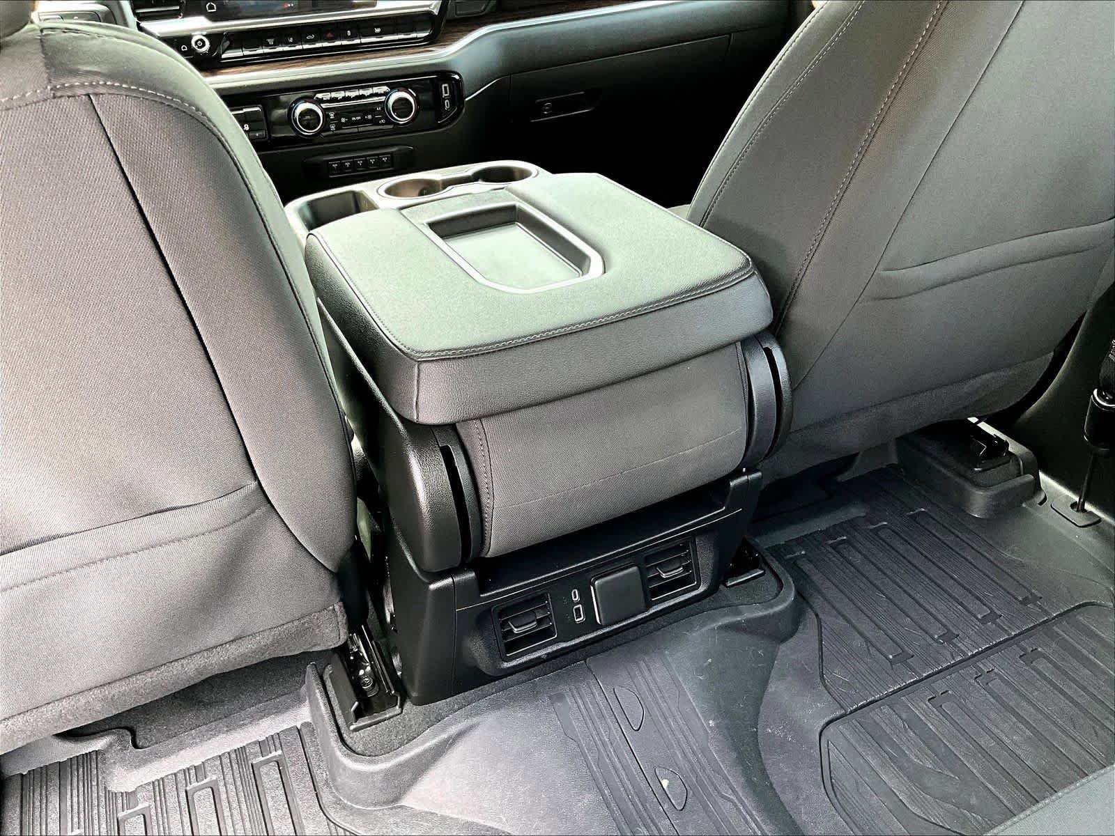 Used 2025 GMC Sierra 2500 SLE w/ SLE Convenience Package image 28