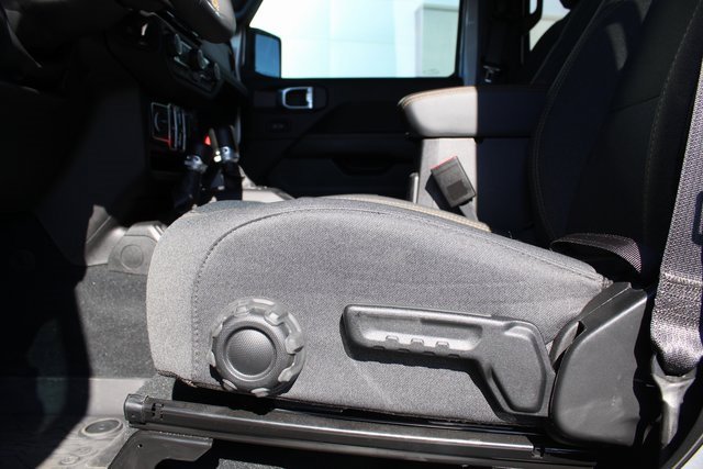 Used 2024 Jeep Wrangler Sahara w/ Technology Group image 13