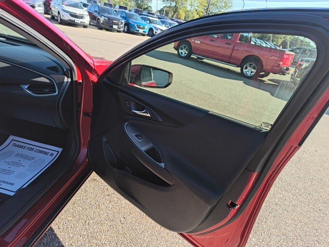 Used 2021 Chevrolet Malibu RS image 17