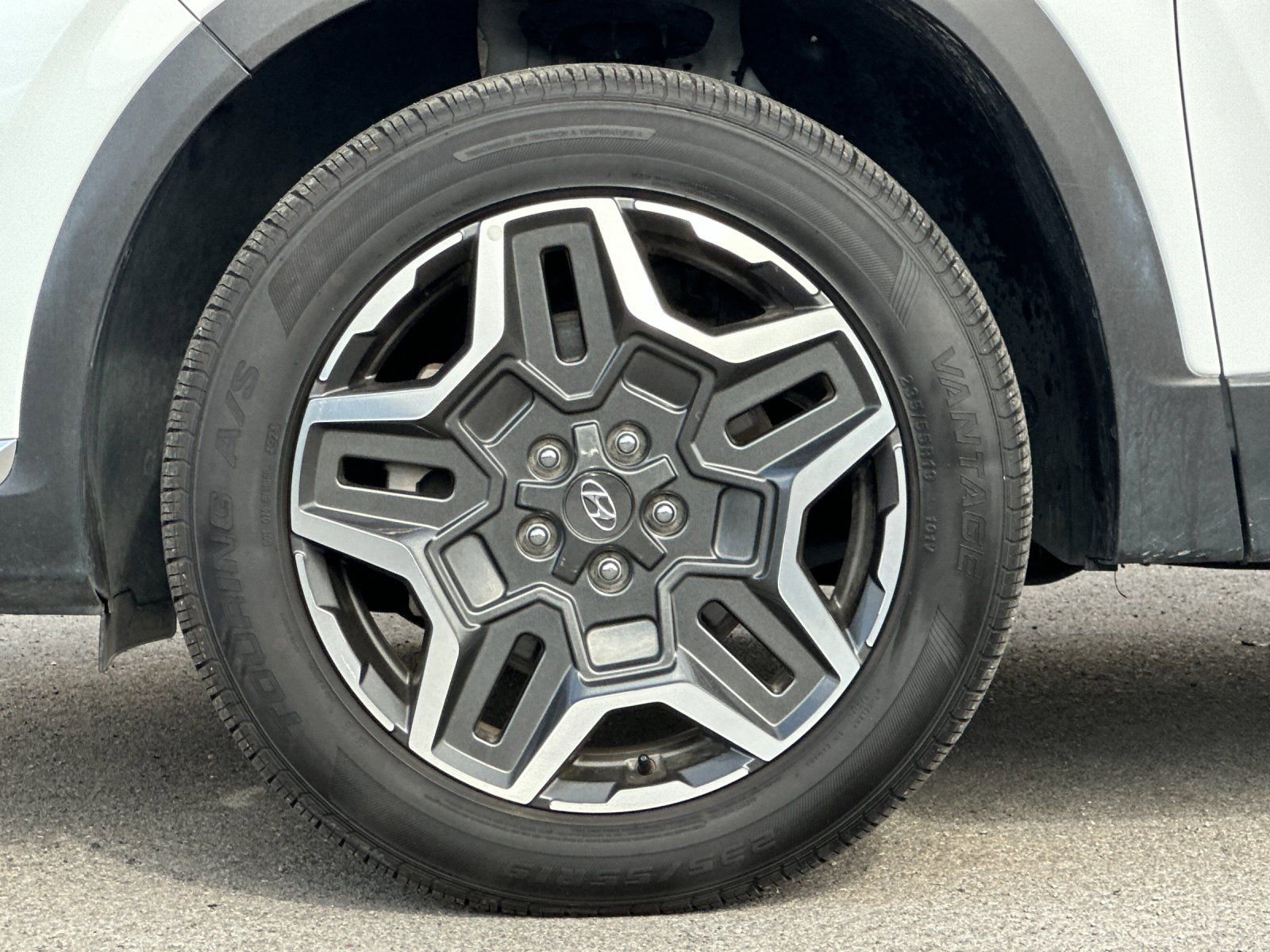 Used 2023 Hyundai Santa Fe SEL Premium image 32