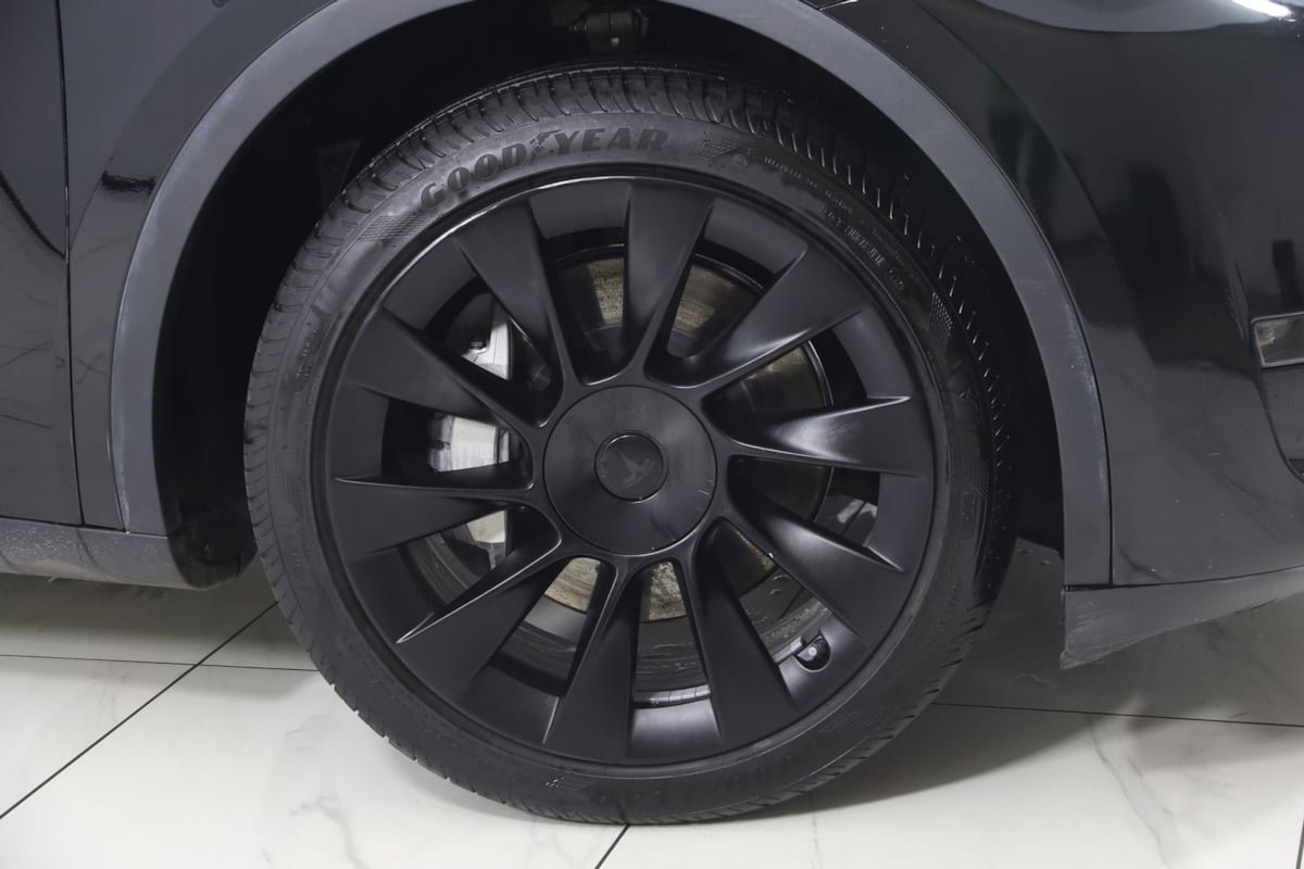 Used 2023 Tesla Model Y Long Range image 15
