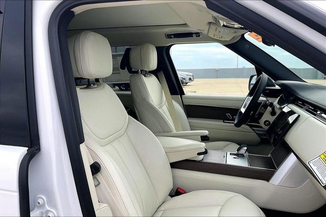 New 2026 Land Rover Range Rover SE image 12