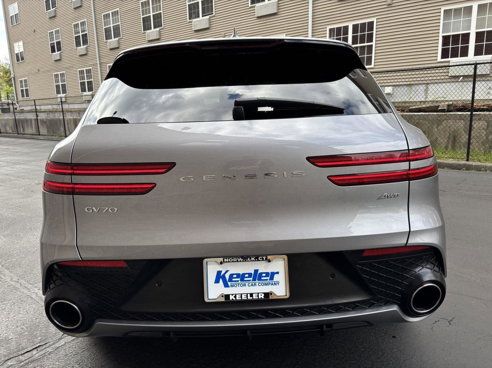 Used 2023 Genesis GV70 2.5T w/ Sport Prestige Package image 4