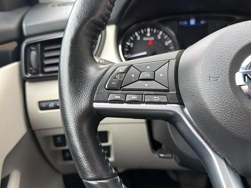 Used 2022 Nissan Rogue Sport SL AWD/4WD image 19