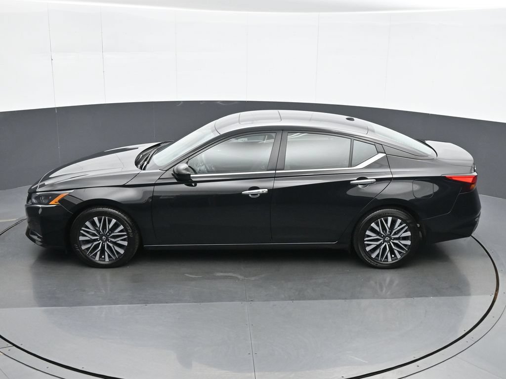Used 2024 Nissan Altima 2.5 SV w/ SV Premium Package FWD image 18