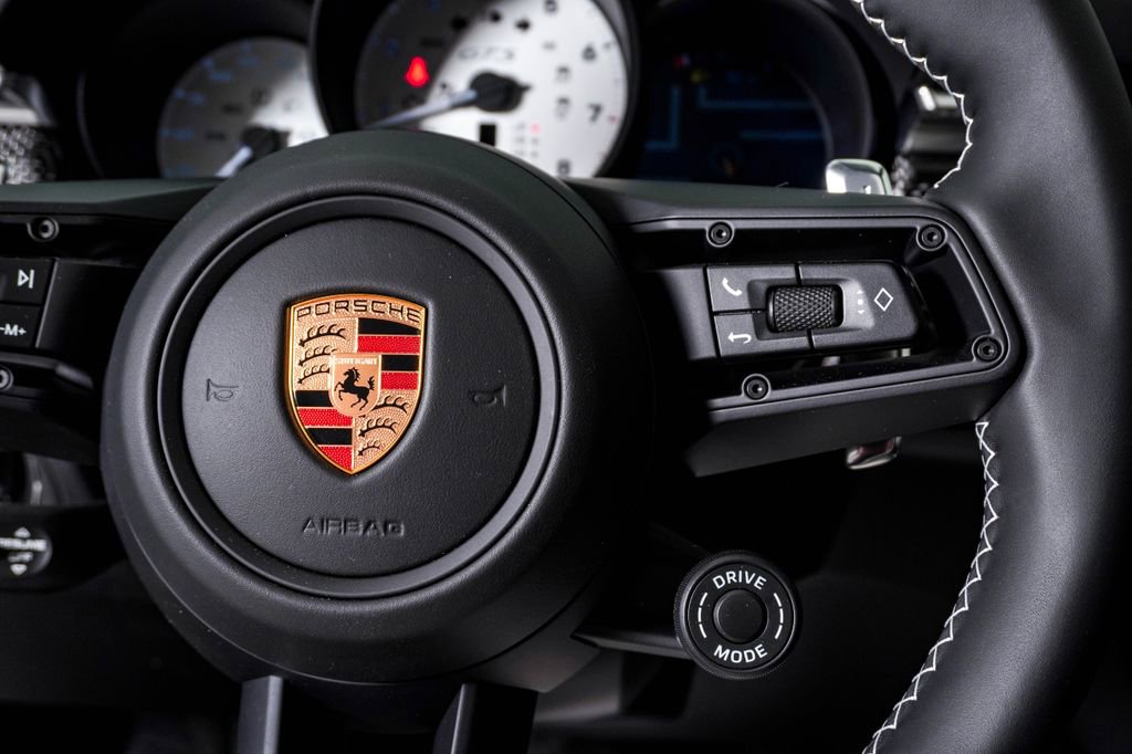 New 2026 Porsche Macan GTS AWD/4WD image 19