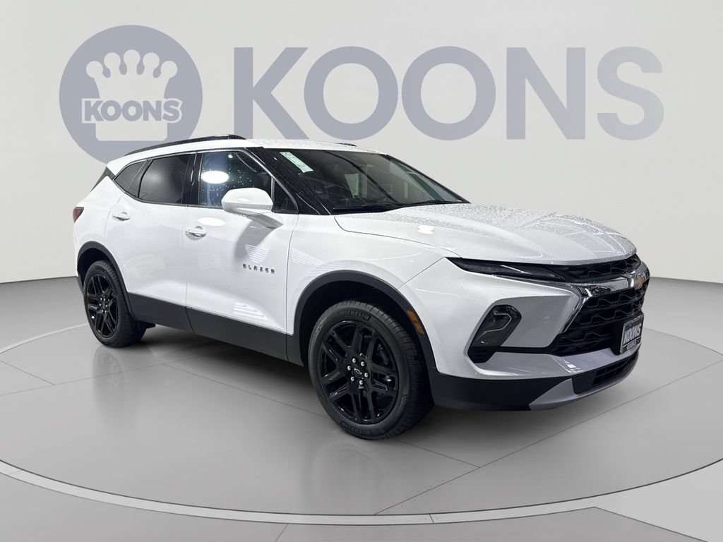 New 2026 Chevrolet Blazer LT w/ Convenience Package FWD image 2