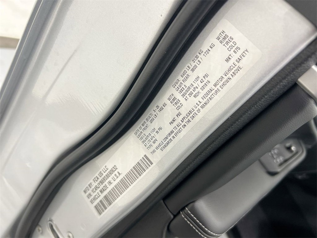 New 2025 Jeep Grand Cherokee Limited 4xe w/ Luxury Tech Group II image 26