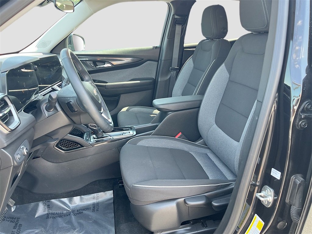 Used 2024 Chevrolet TrailBlazer LT w/ LT Cold Weather Package image 20