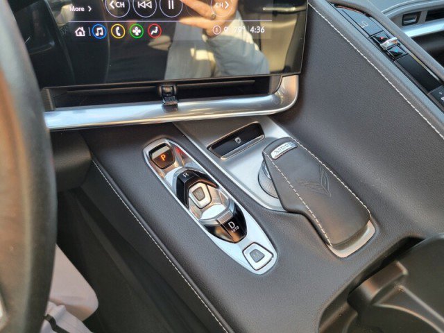 Used 2021 Chevrolet Corvette Stingray Convertible w/ Z51 Performance Package image 25